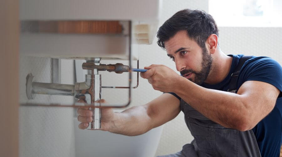 Expert burst pipe repair services in Bluford, IL